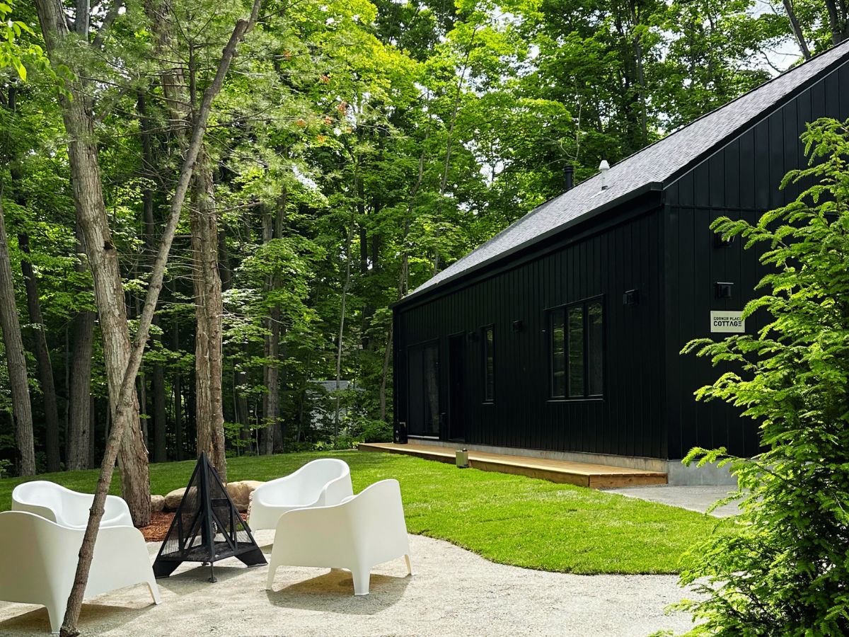 Corner Place Cottage in Tiny, Ontario